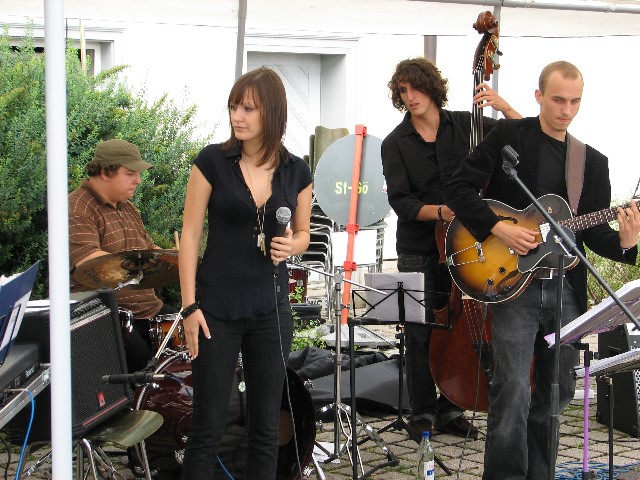 ../Images/strassenfest2108.jpg