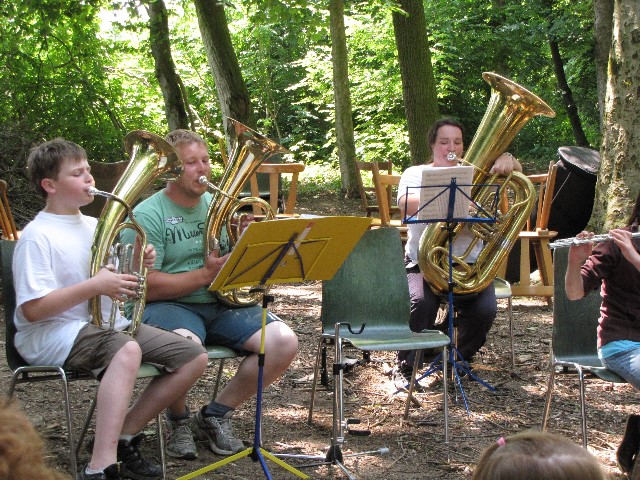 ../Images/waldfest1113.jpg